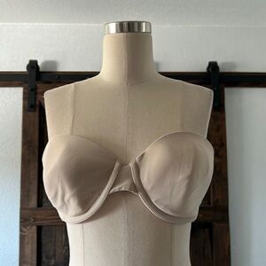 Victoria’s Secret beige nude strapless bra Sz- 36C